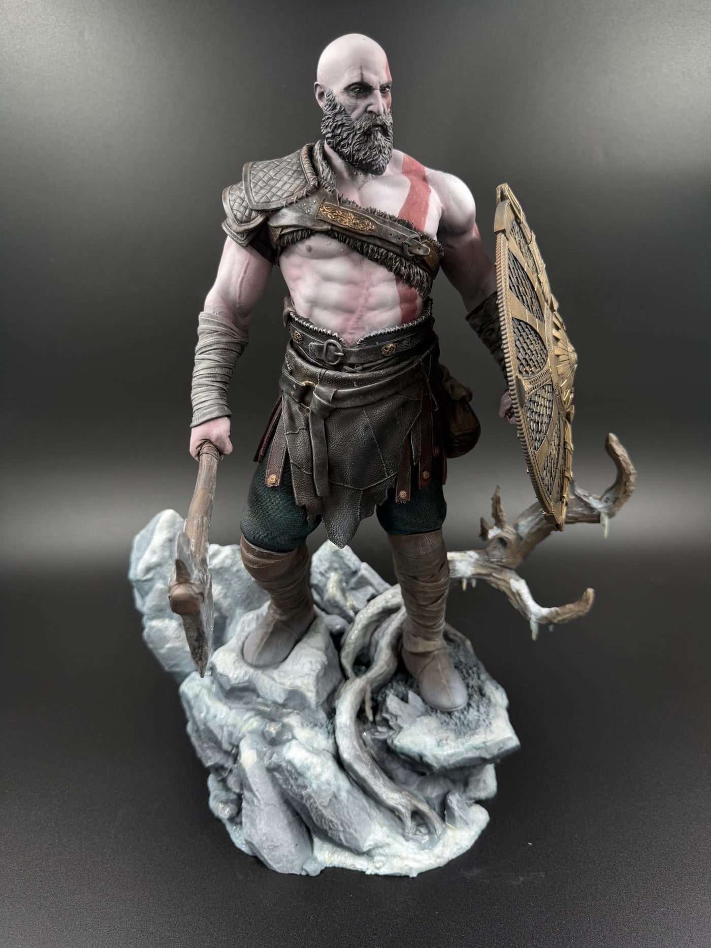 Westonya atölyesinde 3D baskıyla üretilip elle boyanan Kratos figürü